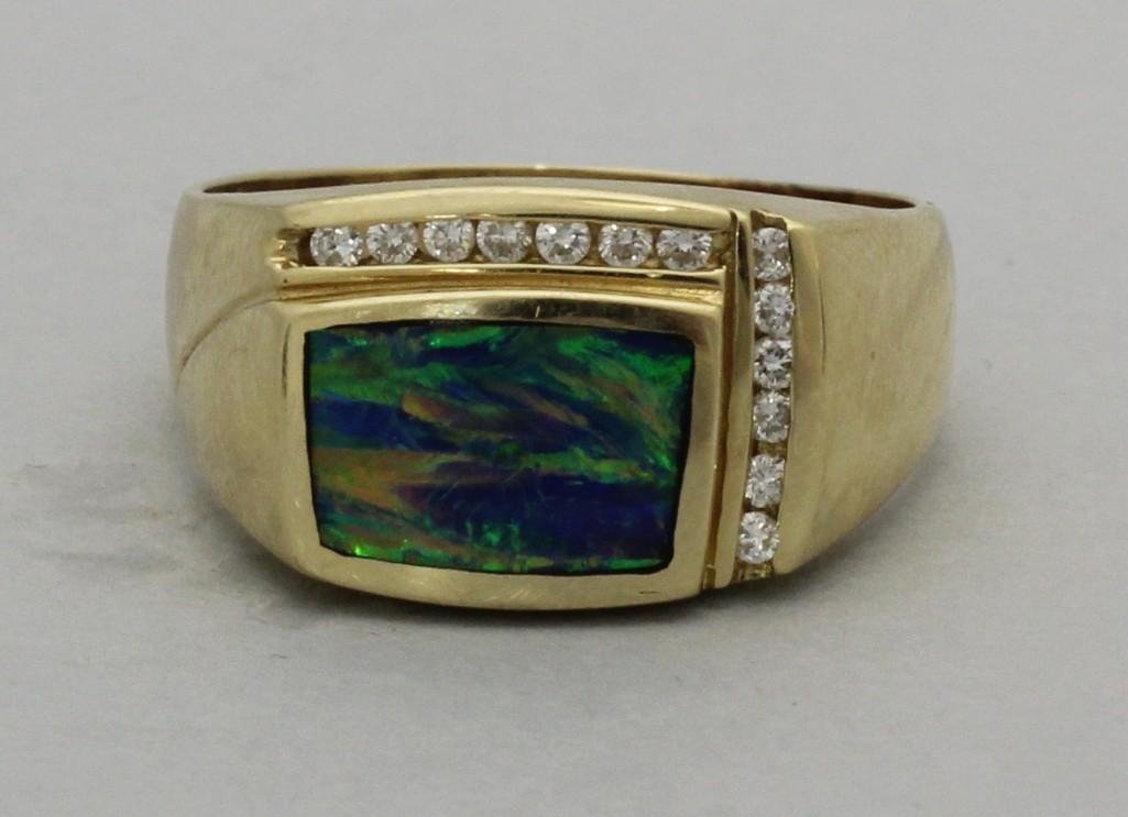 Gold Ring with Opal and Diamond (1 of 3)