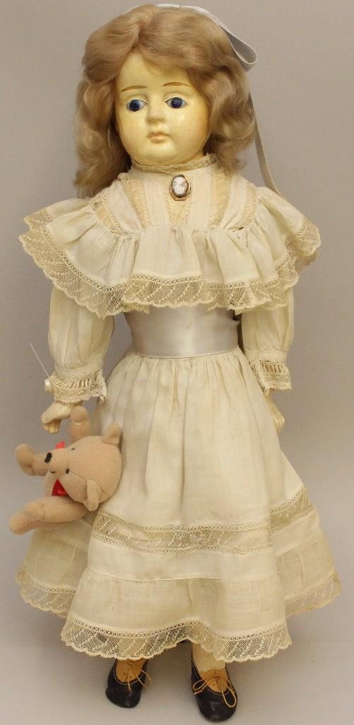 20" UNMARKED PAPIER MACHE SHOULDER HEAD DOLL. (1 of 3)