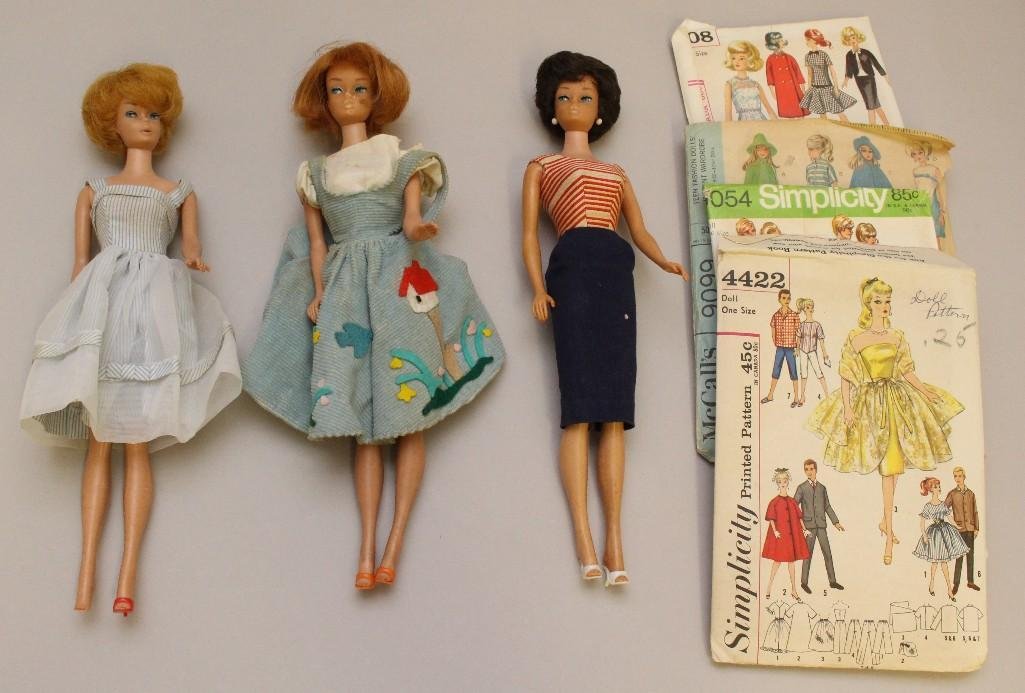 BARBIE FAMILY LOT: (3) BARBIE DOLLS;  (4) 1960's/70's (1 of 5)