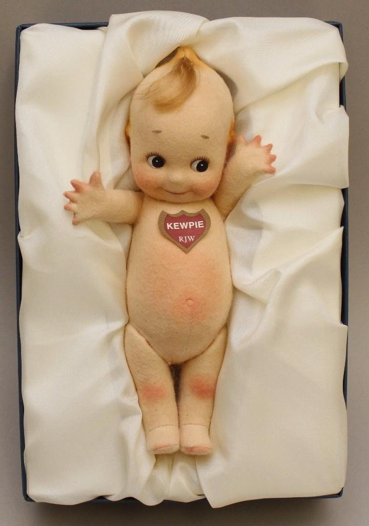 8" MIB 2000 R. JOHN WRIGHT'S "KEWPIE", 317/1000. (1 of 2)
