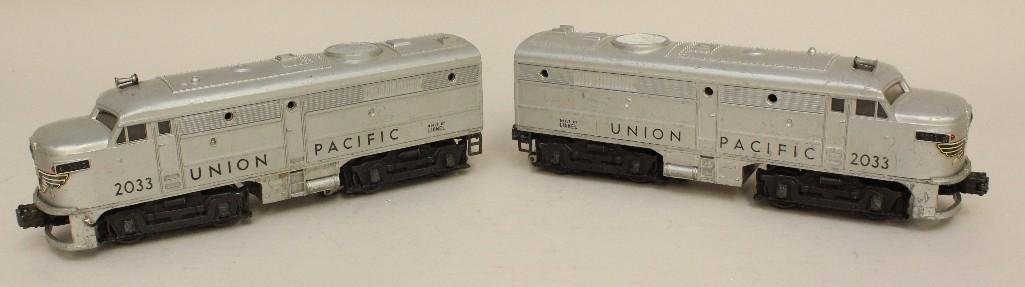 Lot of 2 Lionel Union Pacific Engines (1 of 7)