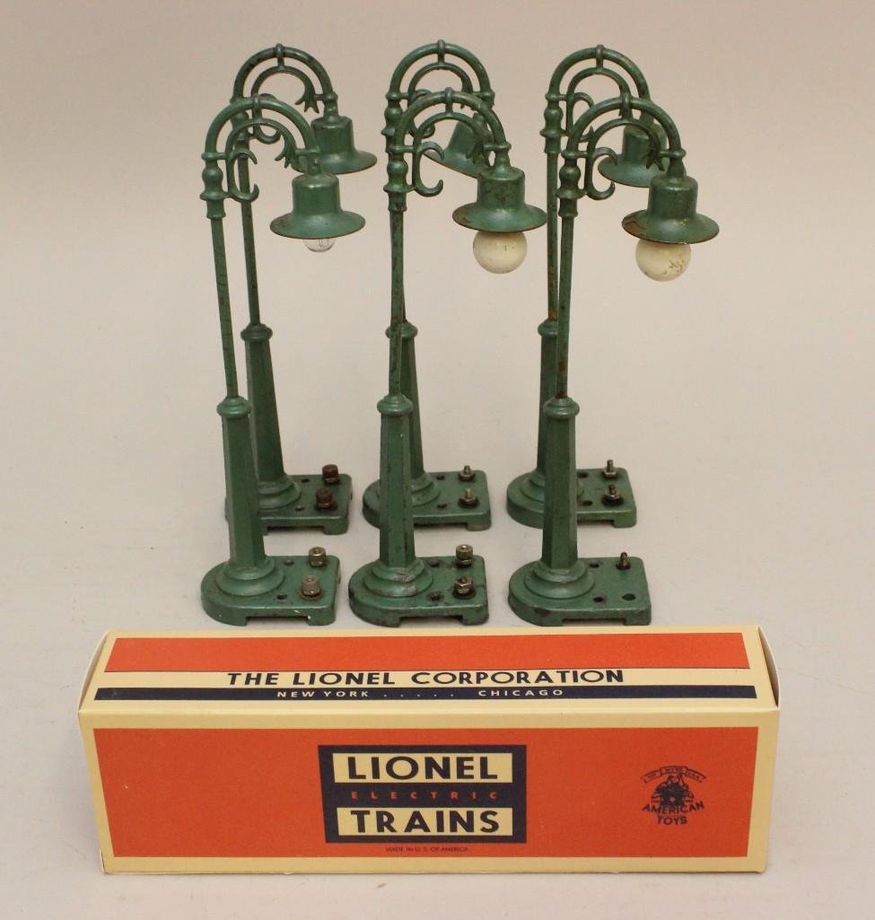 Lot of 6 Lionel White Metal Lamp Post Lights (1 of 6)