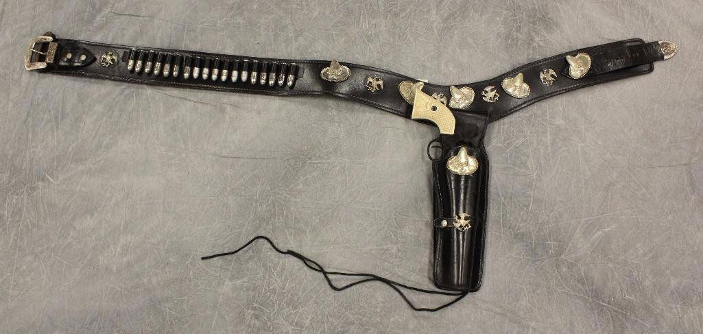 "Cisco Kid" Holster Gun Belt: Used for "Cisco Kid Mannequine" in Lot #19. Leather, Mexican eagle choncos. 