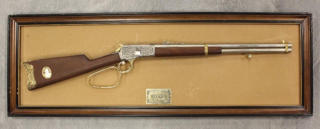 John Wayne Franklin Mint Rifle: Model 92 44-40. 38".