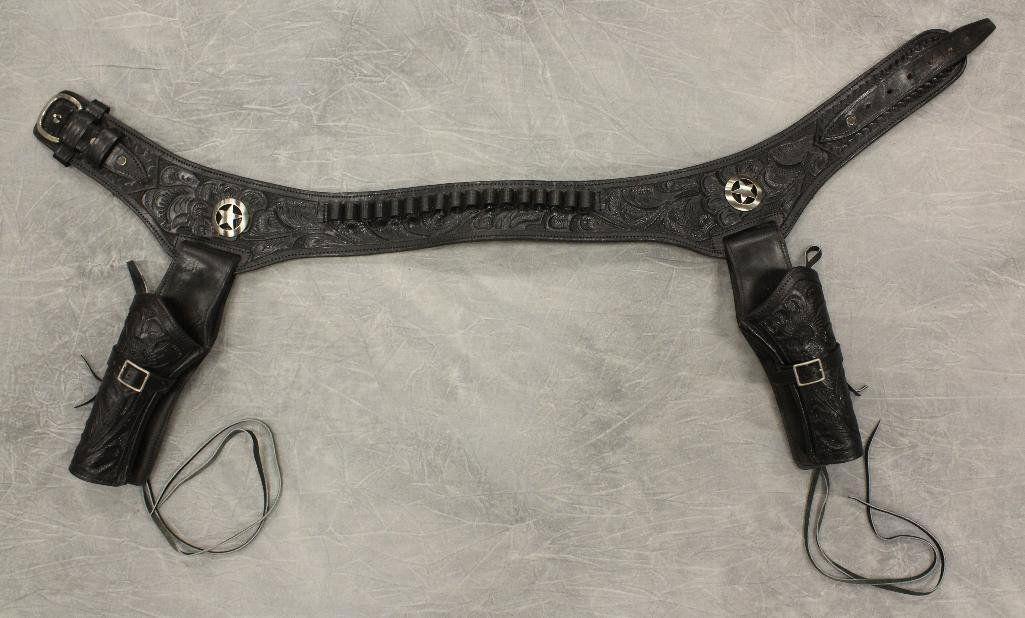 Black Double Holster Gun Belt: Leather. Sheriff star concho. 