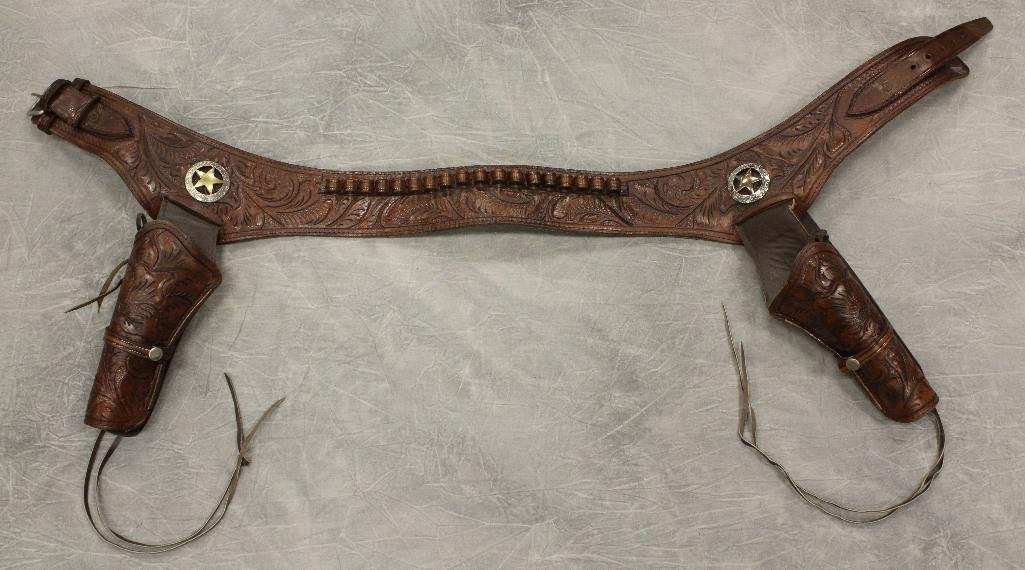 Brown Double Holster Gun Belt: Leather. Sheriff star concho. 