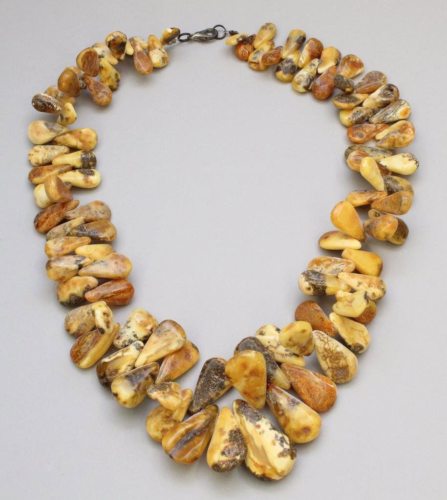 Native American Beaded Necklace (1 of 1)