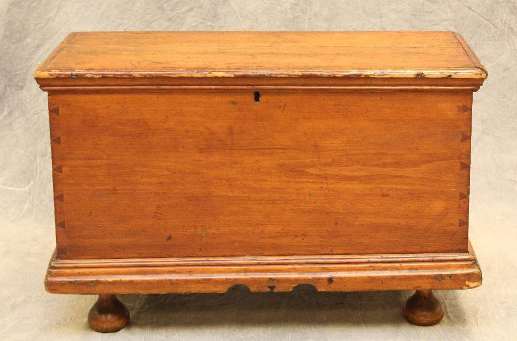 Pine Primitive Tool Chest (1 of 6)