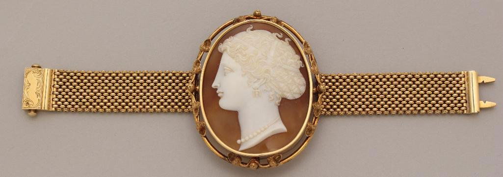 Gold Bracelet with Cameo (1 of 2)