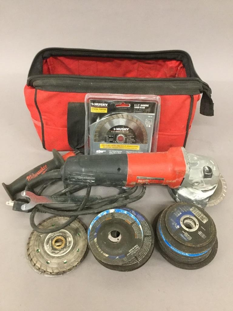 Milwaukee Heavy Duty Grinder (1 of 2)