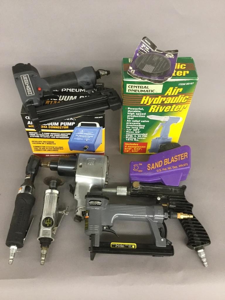 Pneumatic Tool Lot Ingersoll-Rand Craftsman Central: 1. Central Pneumatic Air vacuum pump, 2. Craftsman 18 Gauge 2-in-1 nailer stapler. 3. Central Pneumatic 1/2" Crown Stapler. 4. Central Pneumatic air hydraulic riveter. 5. Central Pneumatic gravity fee