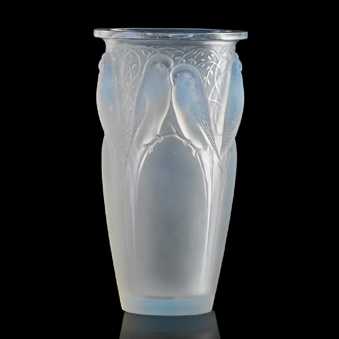 LALIQUE "Ceylan" vase, opalescent glass (1 of 4)