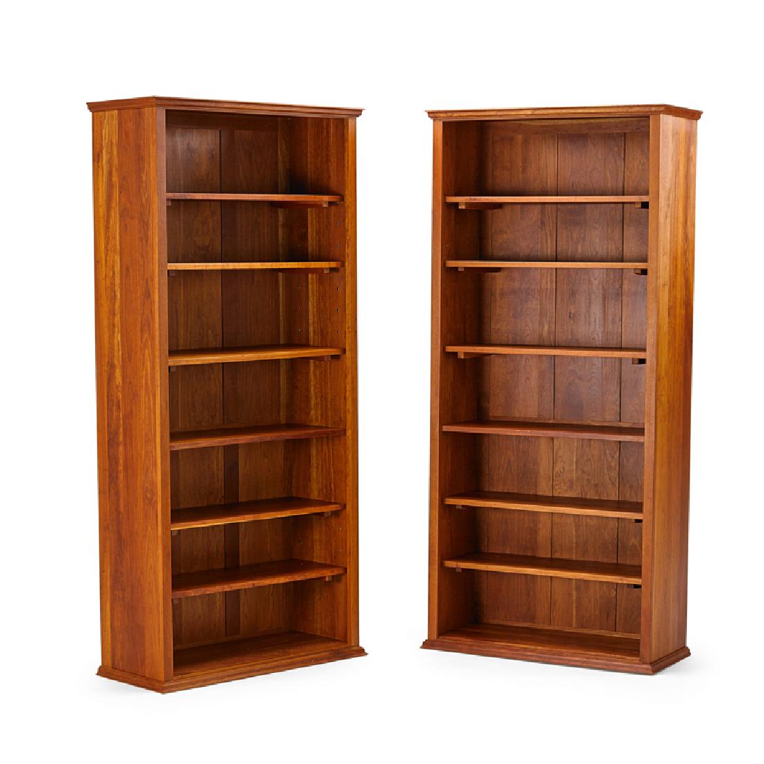 THOMAS MOSER Pair of bookcases (1 of 5)