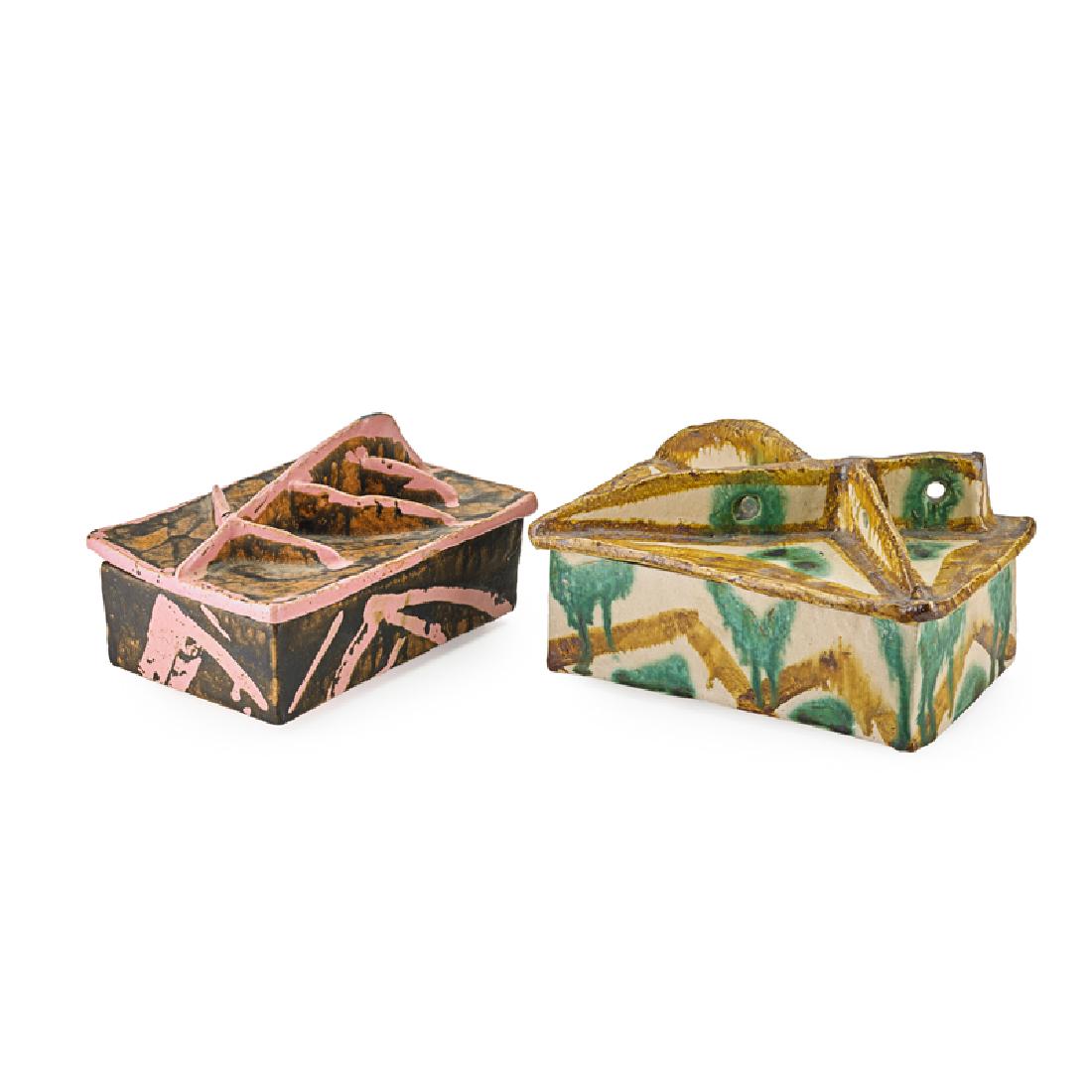 KA-KWONG HUI Two decorative boxes: KA-KWONG HUI (1922 - 2003) Two decorative lidded boxes, USA Glazed earthenware Both signed 4 3/4" x 8 1/2" x 5 1/2", 4 1/2" x 8" x 5 1/2" Provenance: Estate of the artist