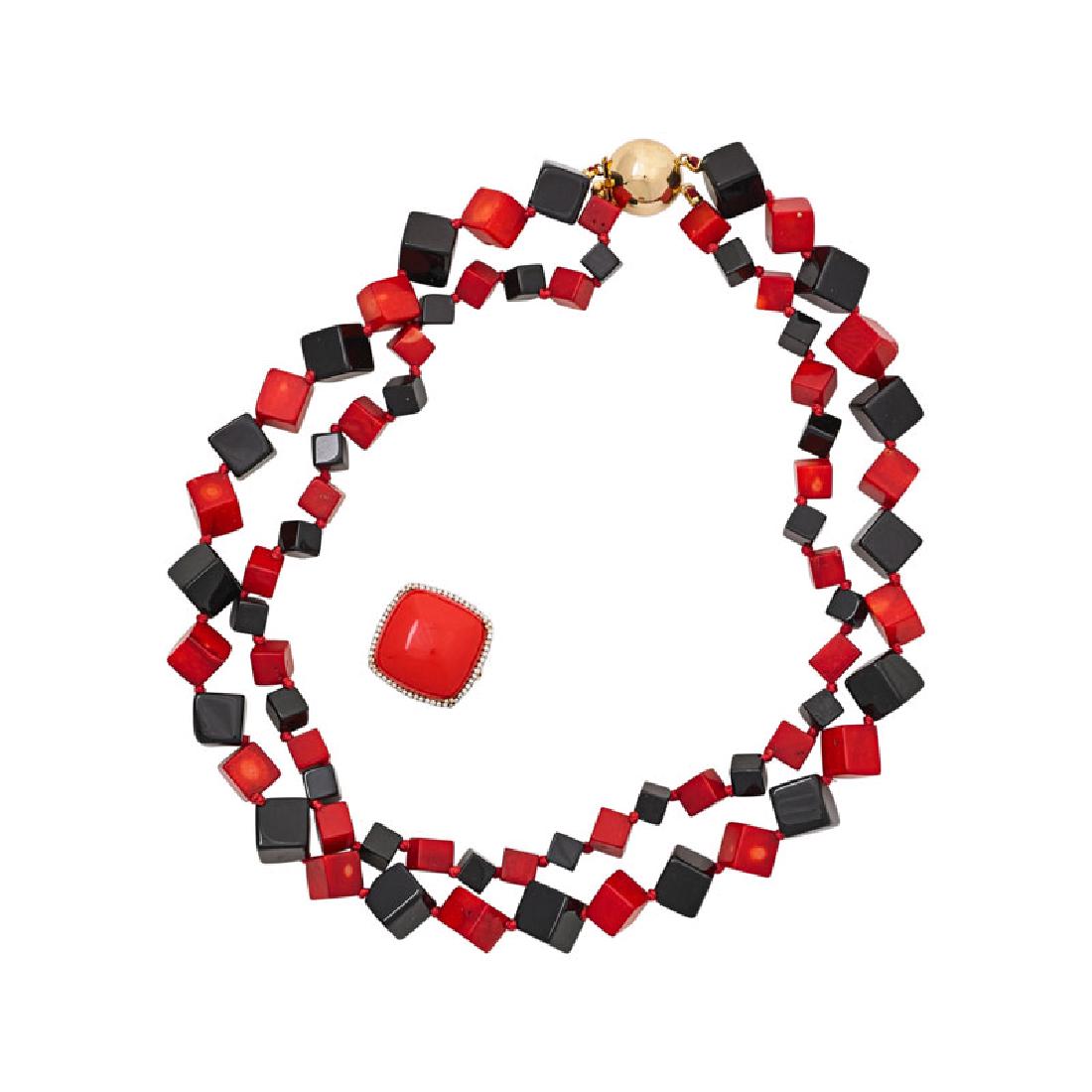 CORAL & ONYX NECKLACE, CORAL & DIAMOND GOLD RING (1 of 1)