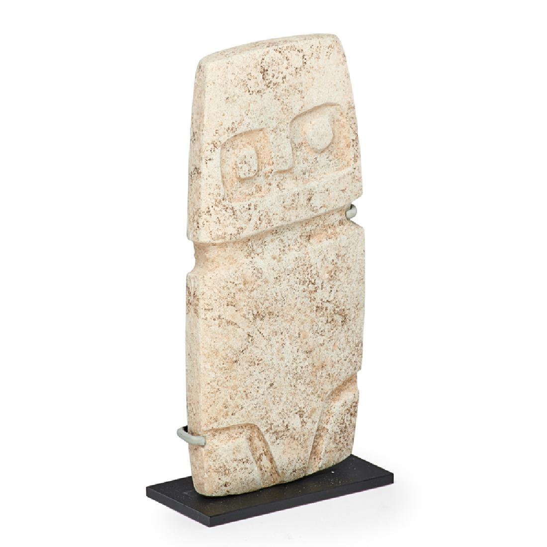 VALDIVIAN CARVED STONE OWL EFFIGY (1 of 1)