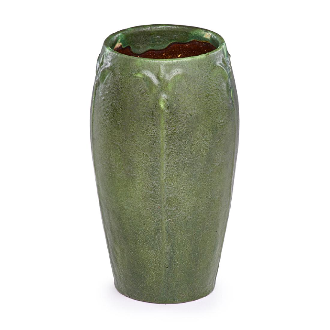 GRUEBY Vase with blossoms (1 of 2)