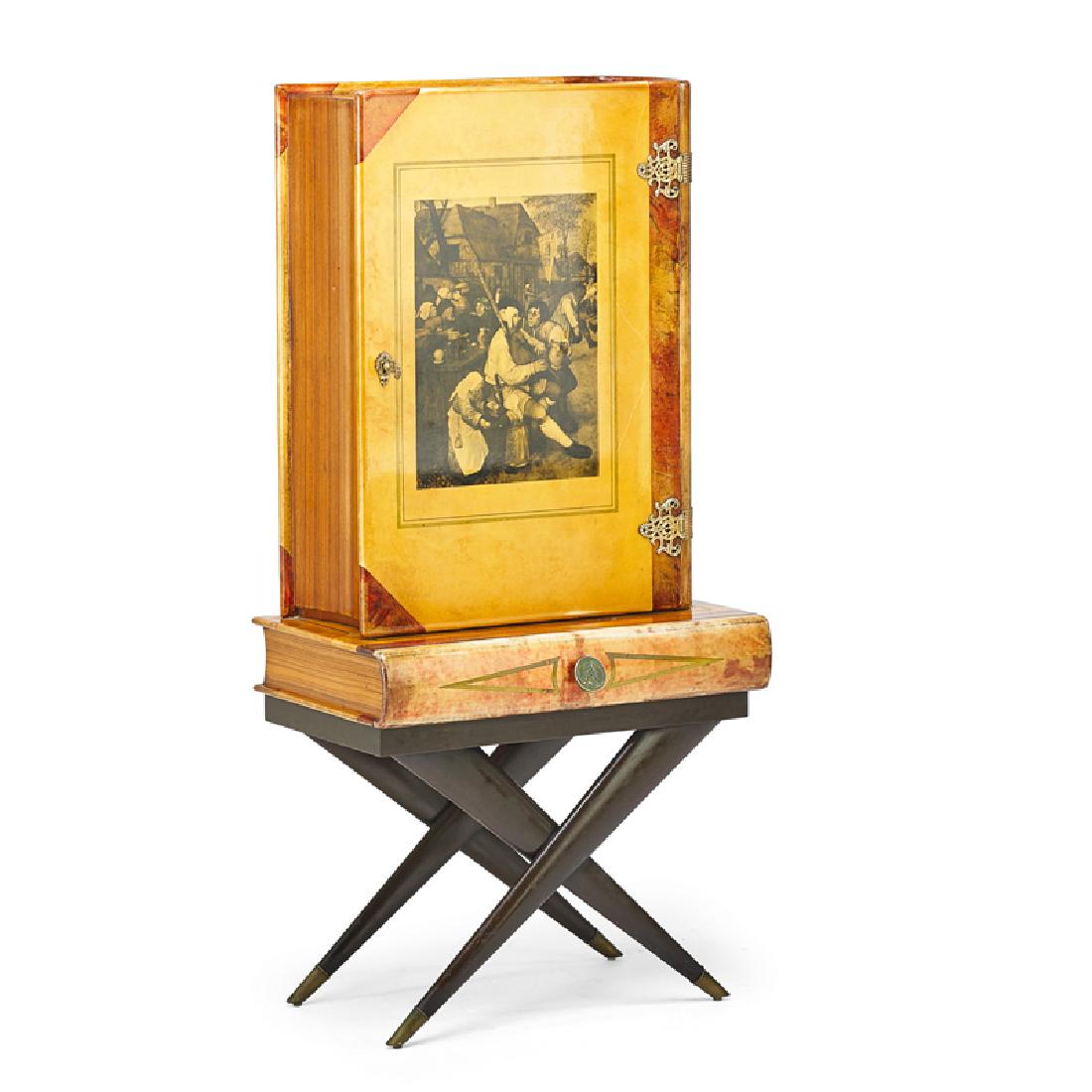 ALDO TURA Illuminated bar cabinet (1 of 4)