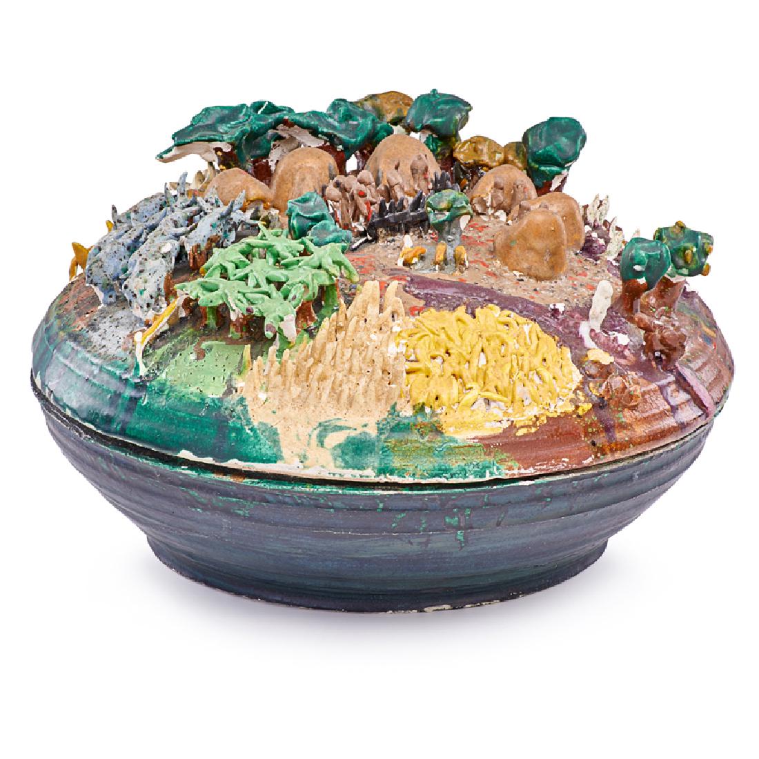 DAVID GILHOOLY Large lidded vessel (1 of 4)