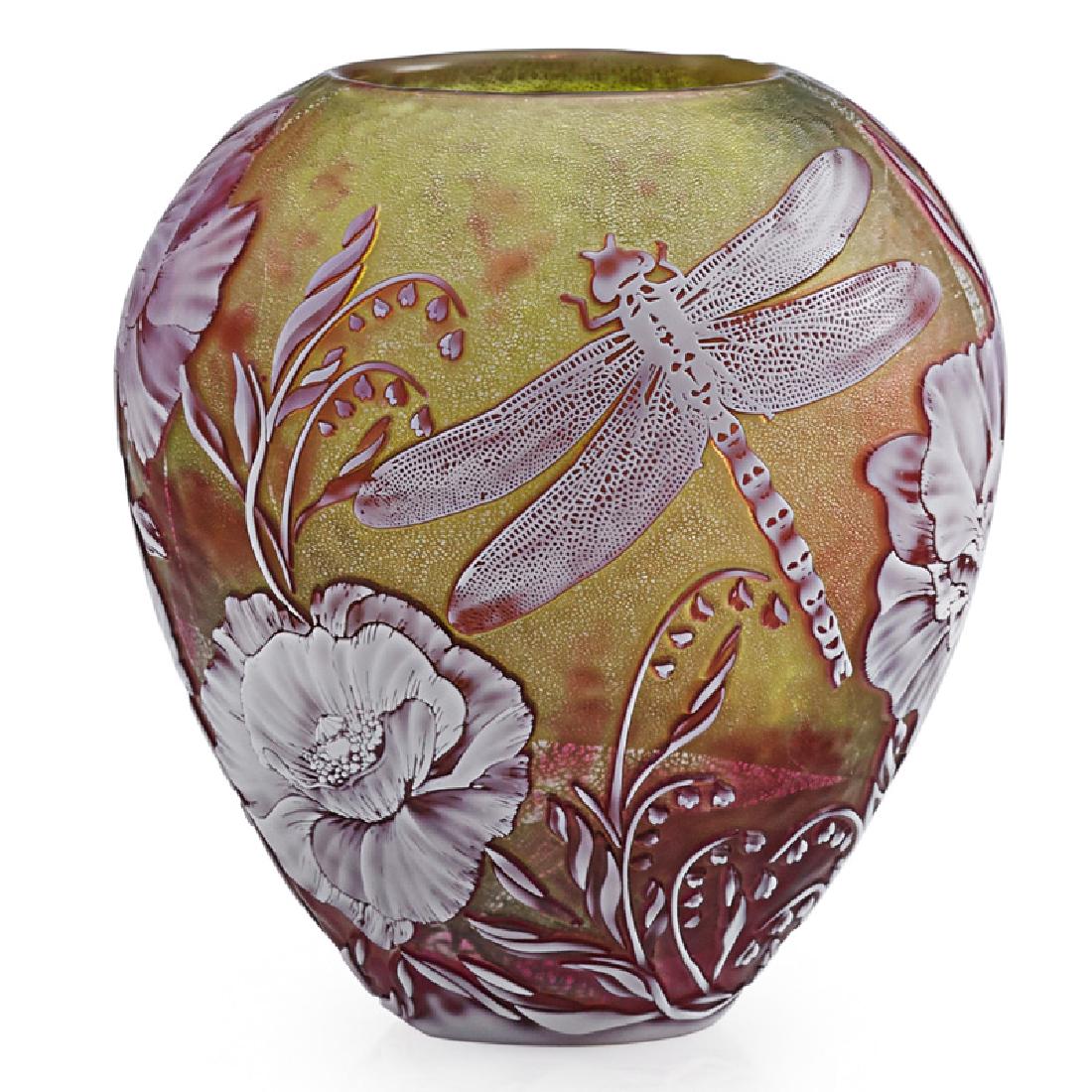 JONATHAN HARRIS Cameo glass vase (1 of 2)