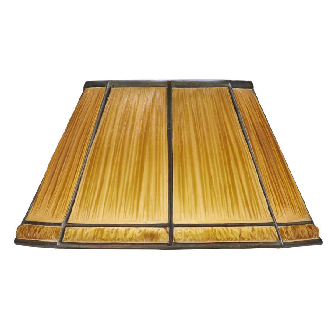 TIFFANY STUDIOS Linenfold lampshade (1 of 2)