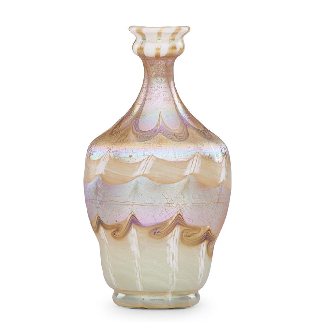 TIFFANY STUDIOS Special order Favrile glass vase (1 of 3)