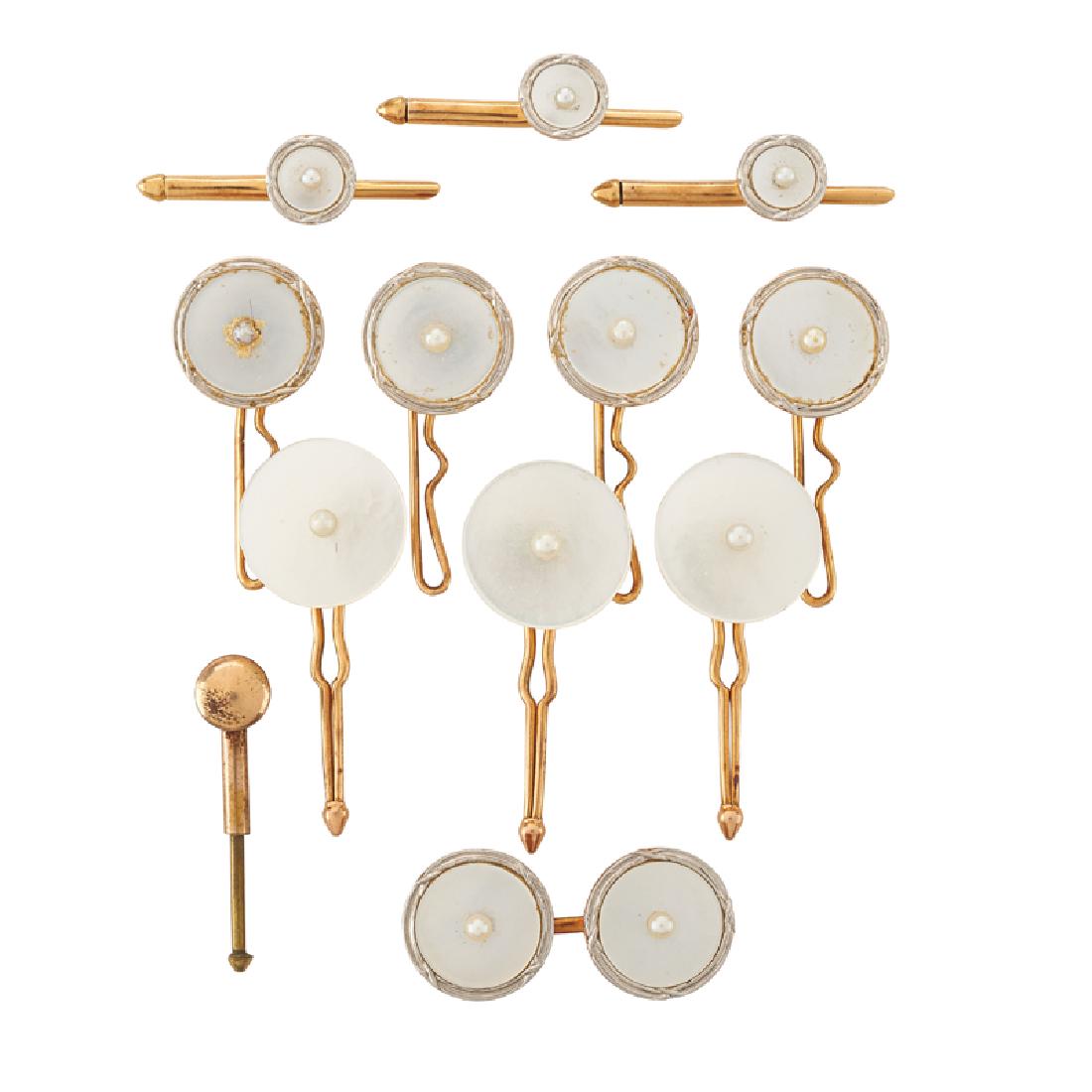 GENTLEMAN'S MOTHER-OF-PEARL DRESS SET (1 of 1)