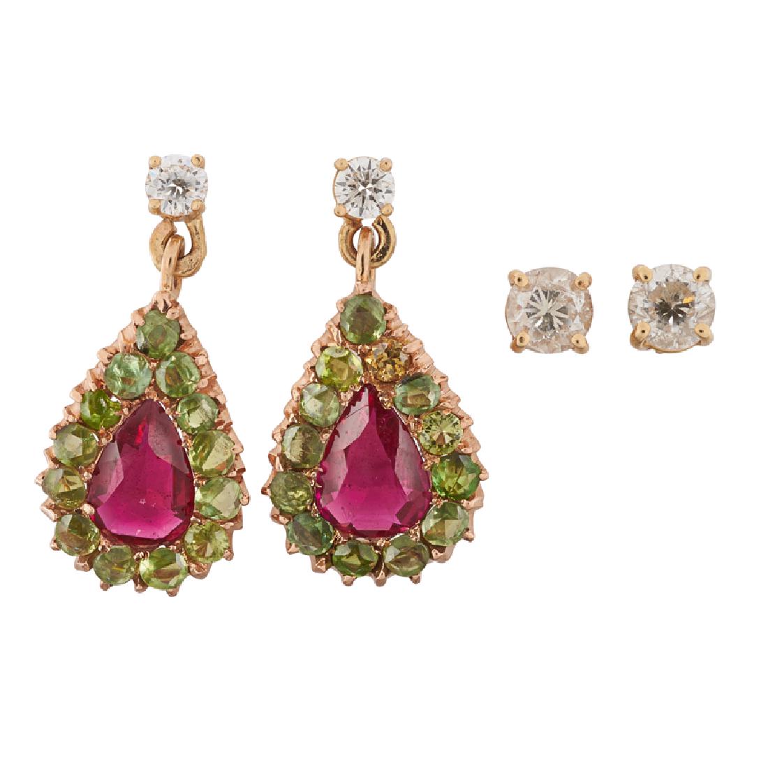 DIAMOND OR GEM-SET YELLOW GOLD EARRINGS (1 of 1)
