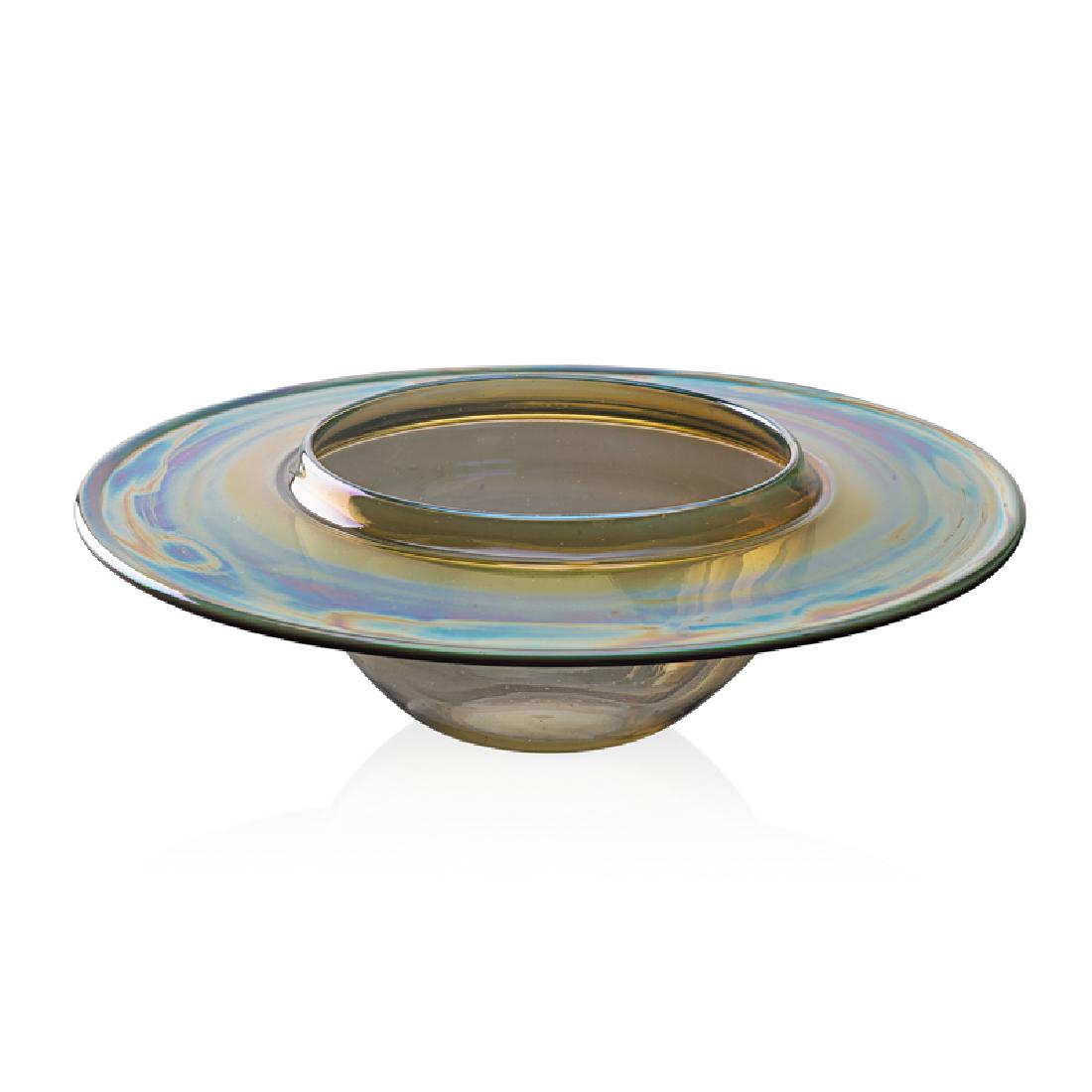 BENJAMIN MOORE Glass vessel (1 of 2)