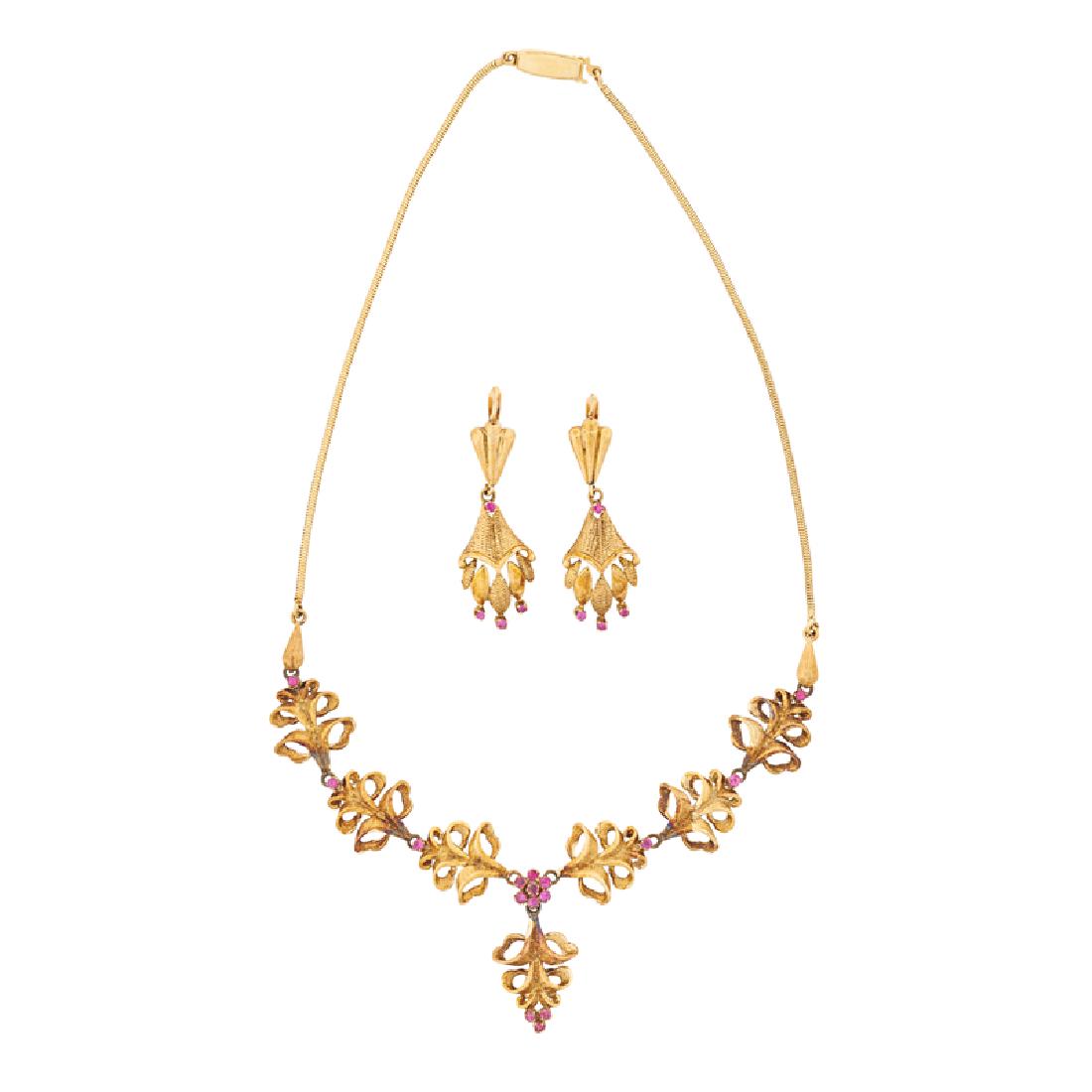 RUBY & YELLOW GOLD FOLIATE NECKLACE & EARRINGS (1 of 1)