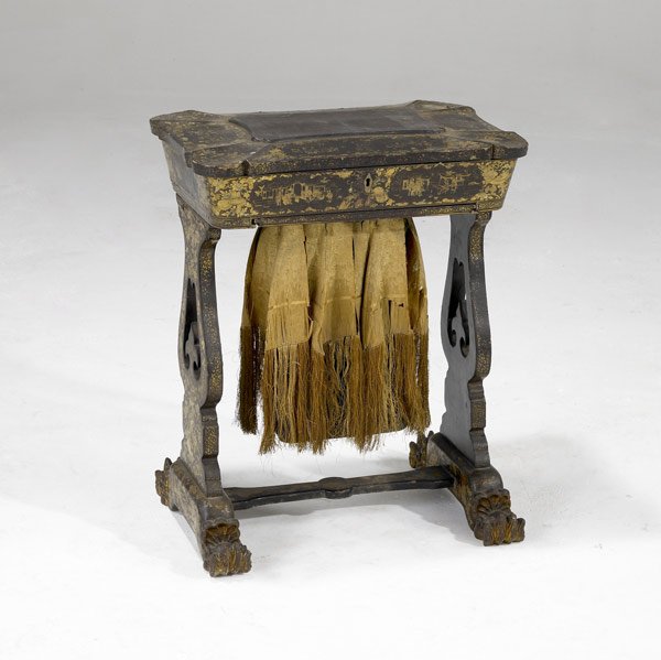 ENGLISH SEWING TABLE : ENGLISH SEWING TABLE Chinoserie decoration, 19th C. 22'' x 17 1/4'' x 12''