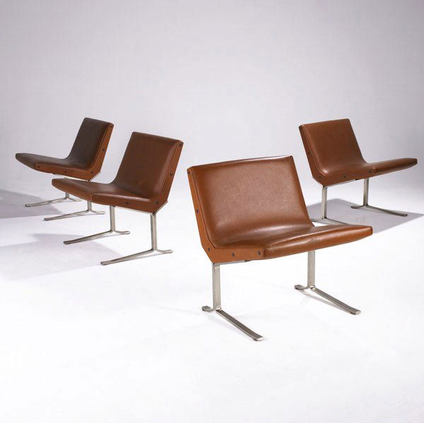 GIANNI MOSCATELLI Set of four lounge chairs: GIANNI MOSCATELLI / FORMANOVA Set of four lounge chairs upholstered in brown vinyl on brushed steel bases. Embossed Formanova marks. 26 3/4'' x 24'' x 24''