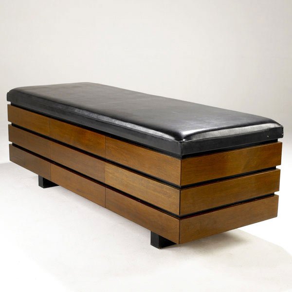 WILLIAM ''BILLY'' HAINES Bench in solid mahogany : WILLIAM ''BILLY'' HAINES Bench in solid mahogany with nine drawers integrated into each length. (Provenance: Gift to Walter H. Annenberg from Temple University.) 29 1/2'' x 72'' x 30 1/2''