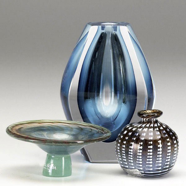 KOSTA / KOSTA BODA Three glass pieces: KOSTA / KOSTA BODA Three glass pieces: sommerso vase in blue and clear by Mona Morales-Schildt for Kosta; miniature footed dish by Kjell Engmann; and miniature bulbous vase by Bertil Vallien, for Kost