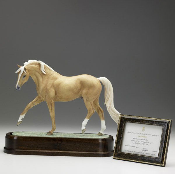 Royal Worcester 'Palomino': Royal Worcester model of a palomino on wood base, modeled by Doris Lindner, 1971. No. 217 of 750 copies. 7 3/4''
