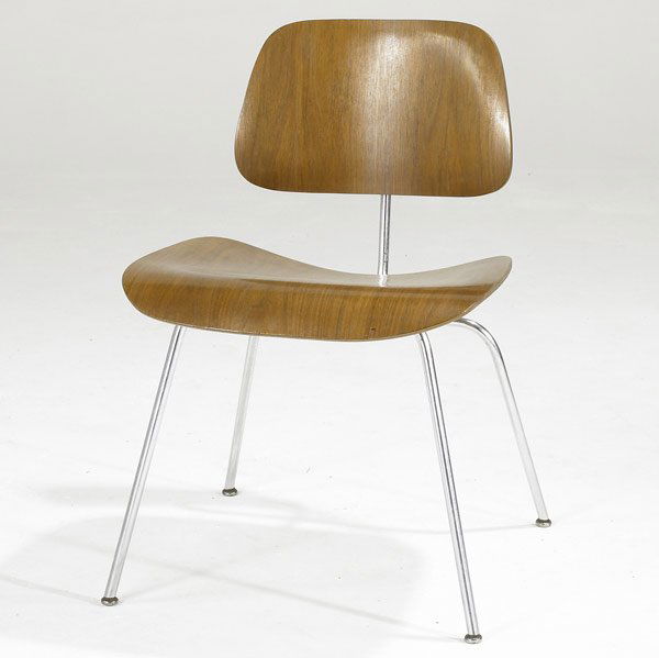 CHARLES & RAY EAMES EARLY DCM: CHARLES & RAY EAMES Early DCM in walnut. Unmarked. 30'' x 19 1/2'' x 21 1/2''