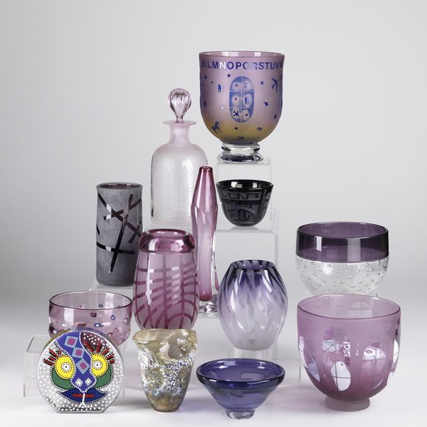 CONTEMPORARY GLASS: CONTEMPORARY GLASS Thirteen pieces include pieces by Douglas Sweet, Jonathan Winifsky, James Parsons Studio and Harry Bessett. Tallest: 10''