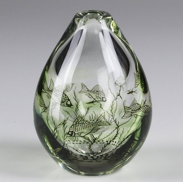 EDWARD HALD FOR ORREFORS VASE: EDWARD HALD FOR ORREFORS Fish graal vase. Marked Orrefors graal #2075 Edward Hald. 6 1/2'' x 4 3/4''