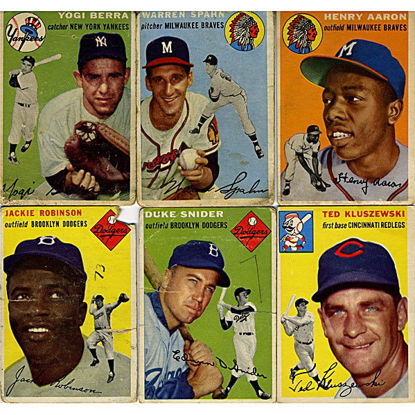 TOPPS BASEBALL CARDS: TOPPS BASEBALL CARDS; Approx. 135 cards, 1954; (2) #10 Jackie Robinson, #20 Warren Spahn, #30 Eddie Mathews, #32 Duke Snider, #37 Whitey Ford, #50 Yogi Berra, #94 Ernie Banks, #128 Hank Aaron, #201 A.