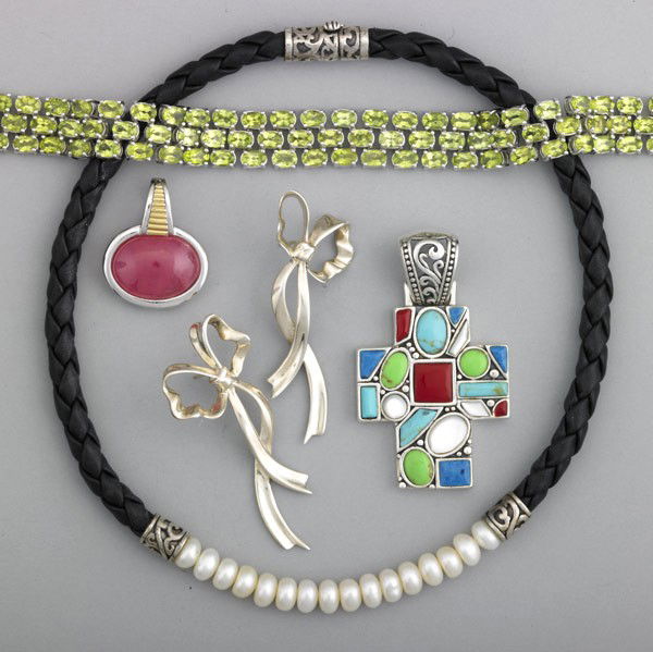 STERLING JEWELRY: STERLING JEWELRY, Late 20th C. Tiffany & Co. bow earrings in sterling, 1985, 2 1/4''; John Hardy leather and pearl collar, 16''; peridot three-row link bracelet in sterling, approx. 22 cts., 8''; rhod