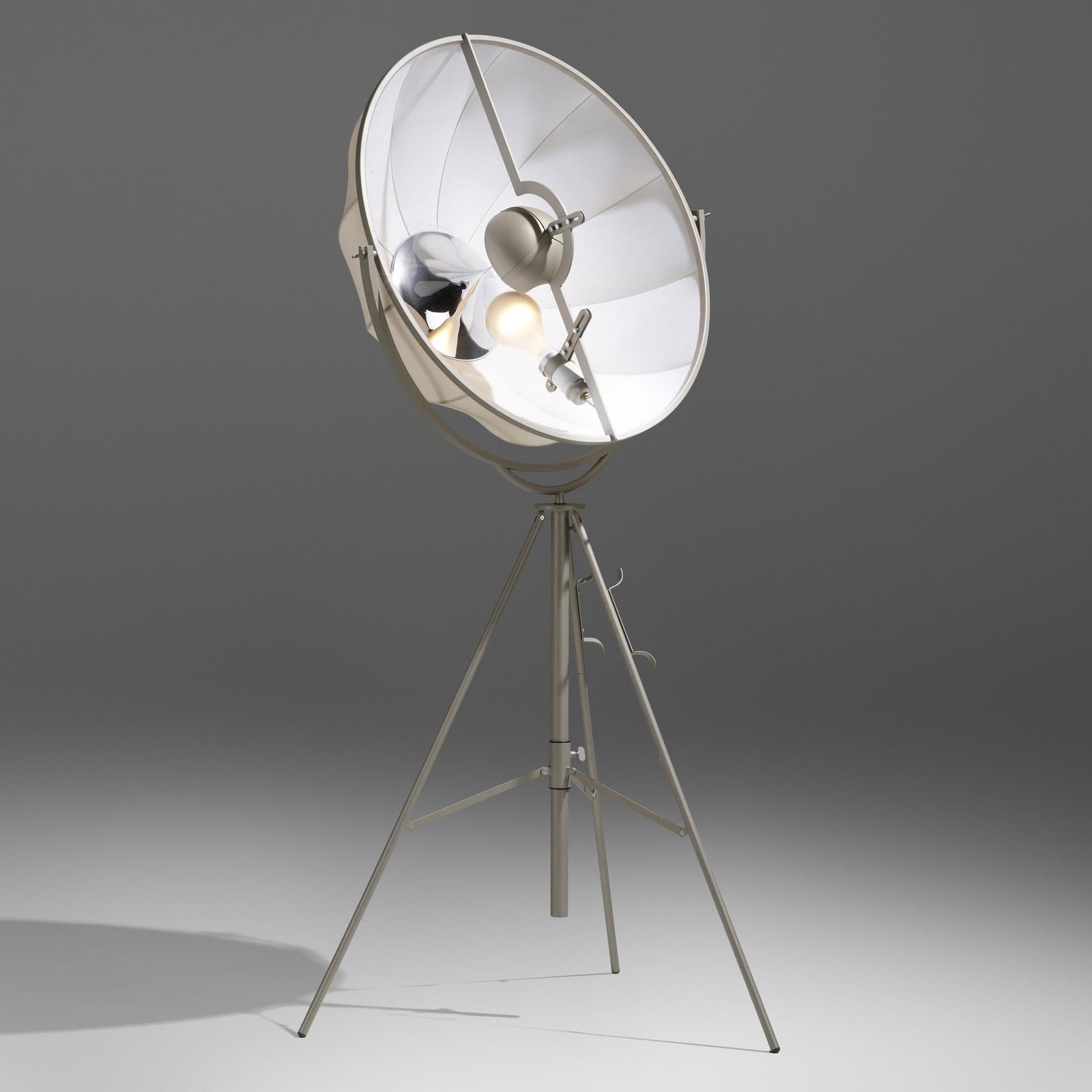 Mariano Fortuny, Fortuny floor lamp (1 of 4)