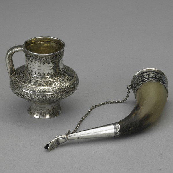 RUSSIAN SILVER NIELLO BEAKER OVCHINNIKOV: RUSSIAN SILVER NIELLO BEAKER OVCHINNIKOV, MOSCOW, 1874. 84 Standard, assayer Victor Savinkov, Imperial warrant, Soviet era marks. Jar-shaped vessel, inscribed ''Our forbearers lived very simple lives 