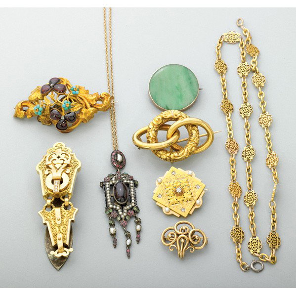 VICTORIAN JEWELRY COLLECTION: VICTORIAN JEWELRY COLLECTION. French 18k and steel chatelaine clip; French 18k and diamond brooch; French 18k link necklace in the Roman style; rococo gem-set gold brooch; 19k jade brooch; Sloan 14k l