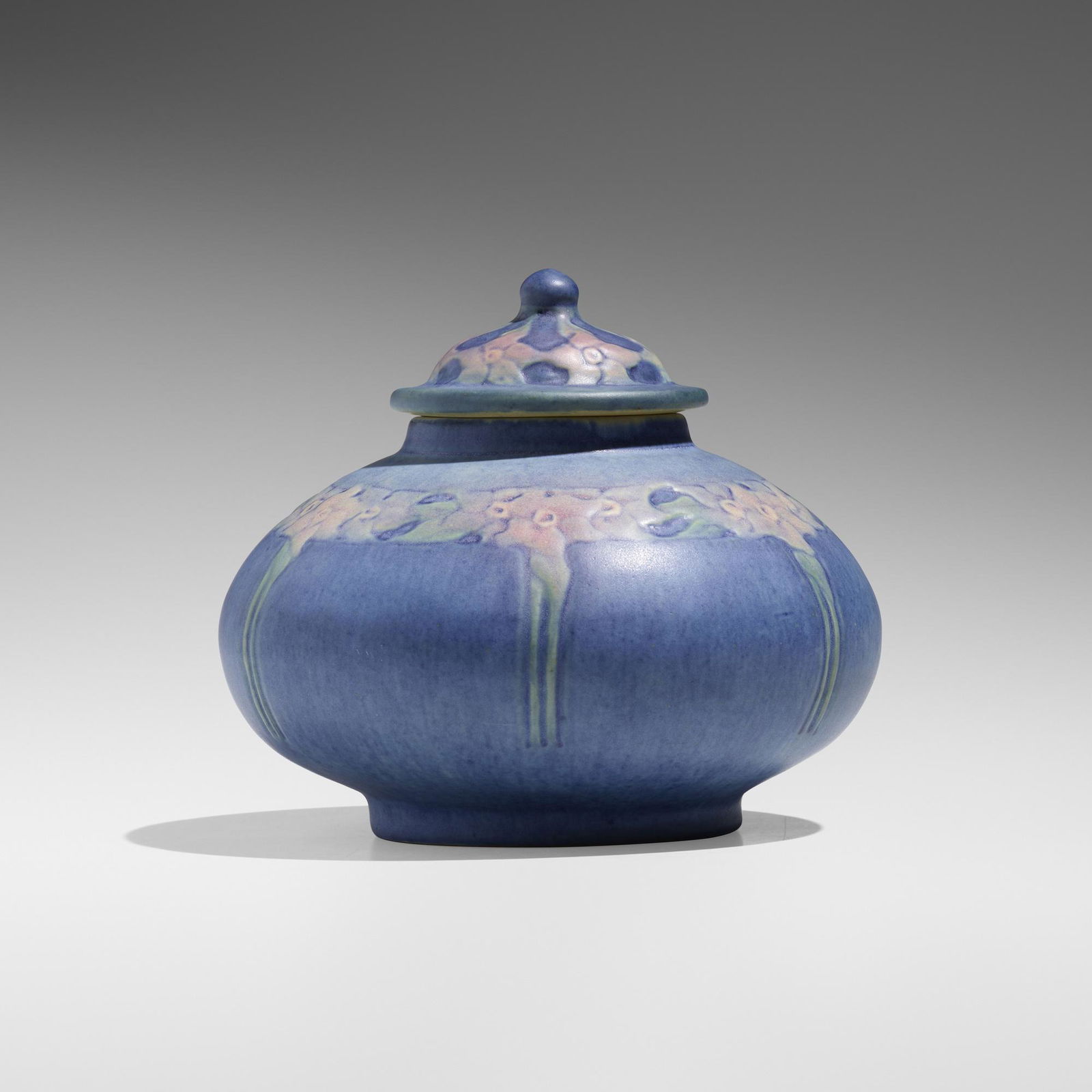 Newcomb College Pottery, Covered jar (1 of 4)