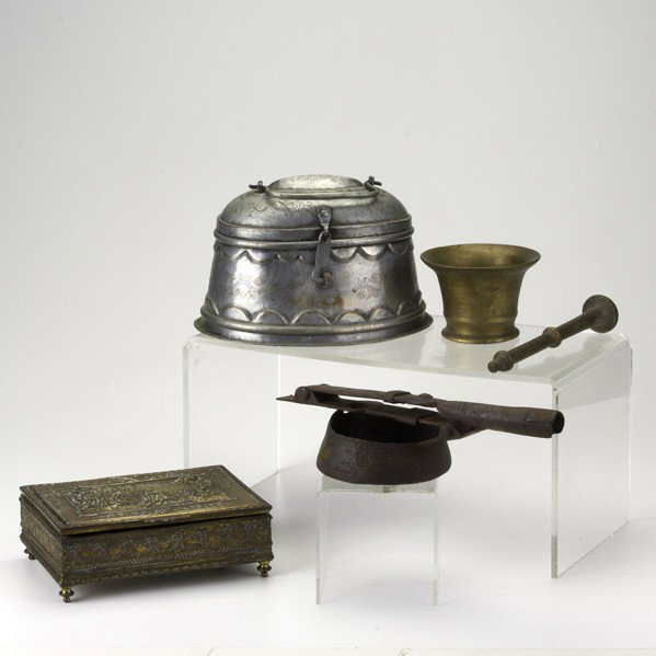 DECORATIVE METALS GROUP: DECORATIVE METALS GROUP; Five pieces, 19th/20th c.: brass mortar and pestle, decorative box, Middle Eastern oval box and hinged ladle; Largest: 5 3/4'' x 8'' x 6''