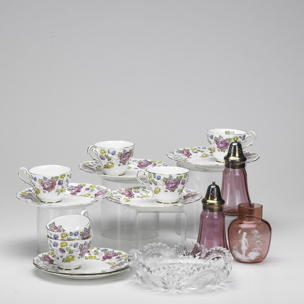 PORCELAIN AND GLASS; Sixteen pieces, 19th/20th c.:: PORCELAIN AND GLASS; Sixteen pieces, 19th/20th c.: pair of cranberry glass muffiniers, cranberry Mary Gregory vase, twelve pieces Royal Standard porcelain and a cut-glass shallow bowl; Porcelain marke