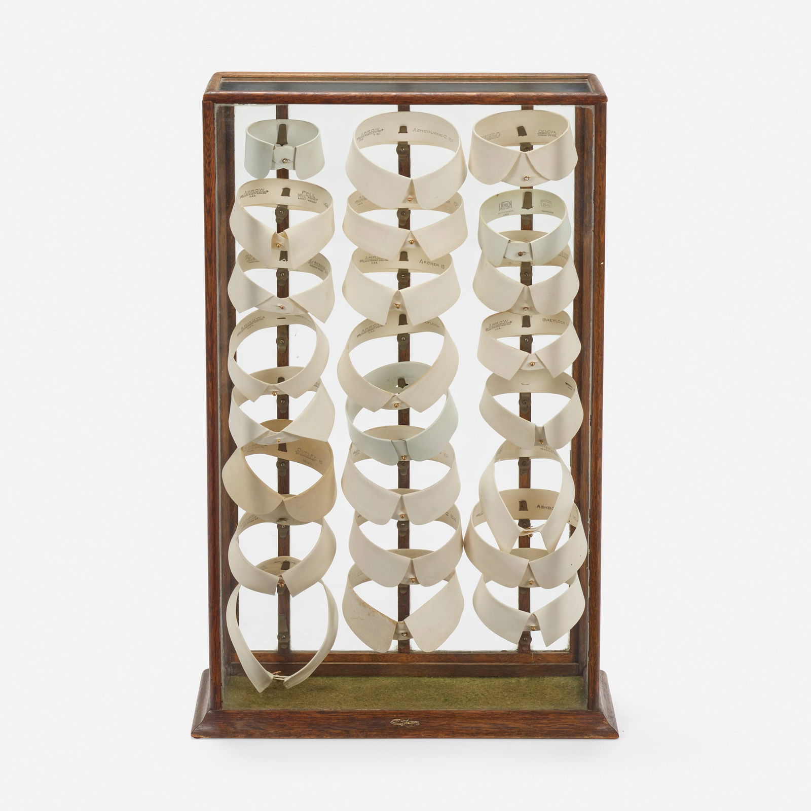 American, Shirt collar display (1 of 5)