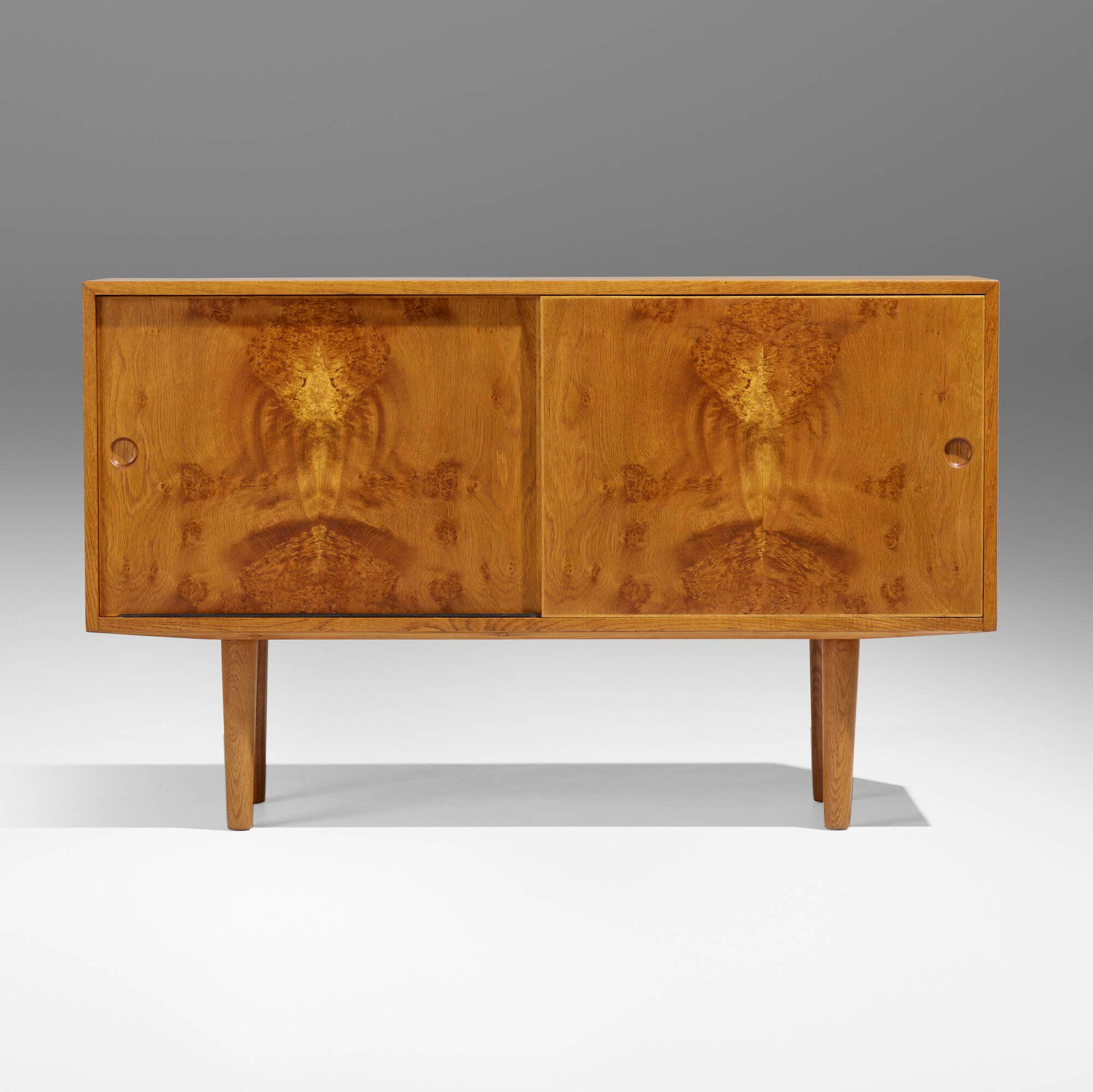 Hans J. Wegner, Cabinet (1 of 7)