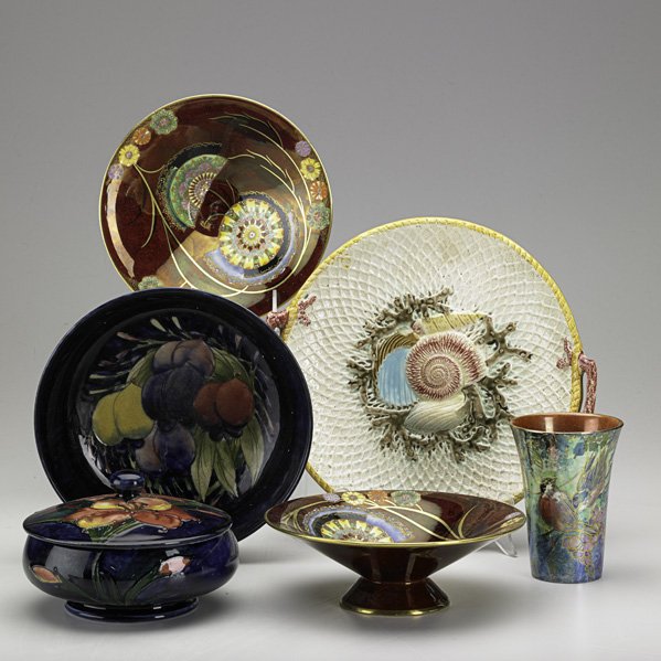 ENGLISH POTTERY: Six items, late 19th/early 20th c.; Fielding two-handled tray, Moorcroft Hibiscus covered jar and Wisteria and Pomegranate bowl, pair of Carltonware footed compotes and lustre cup with Japanesque desi