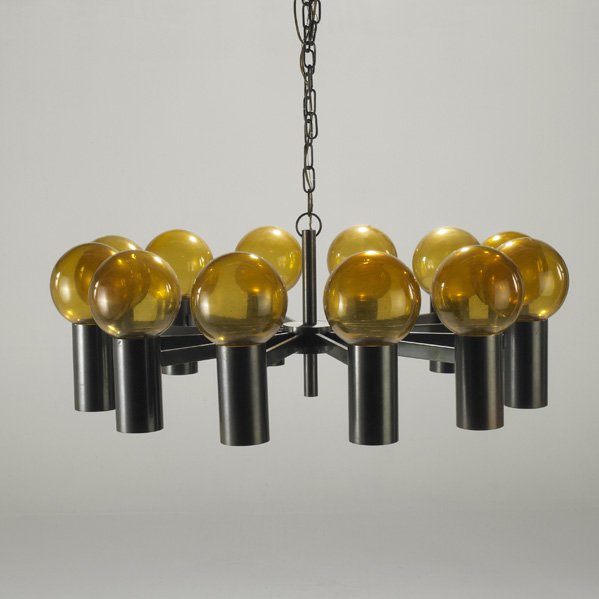 ROBERT SONNEMAN (Attr.): Twelve-arm chandelier, USA, 1960s; Patinated brass and amber glass; Unmarked; 15" x 42" dia